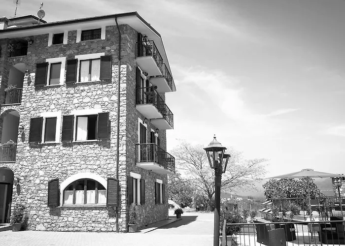 מלון Antiche Terre & Relax 3*